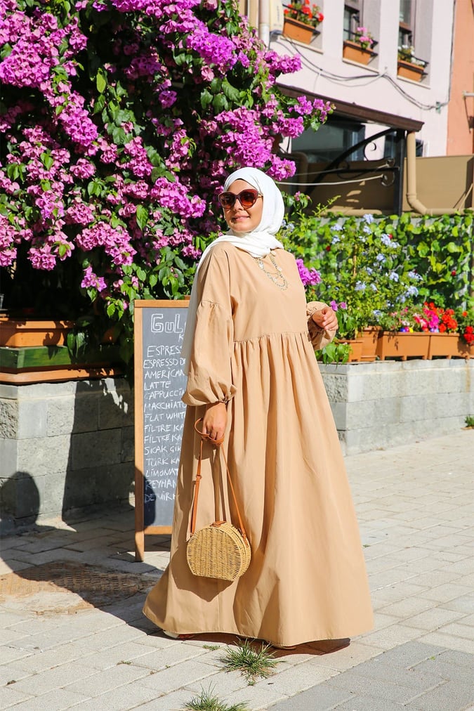 robe minimaliste camel