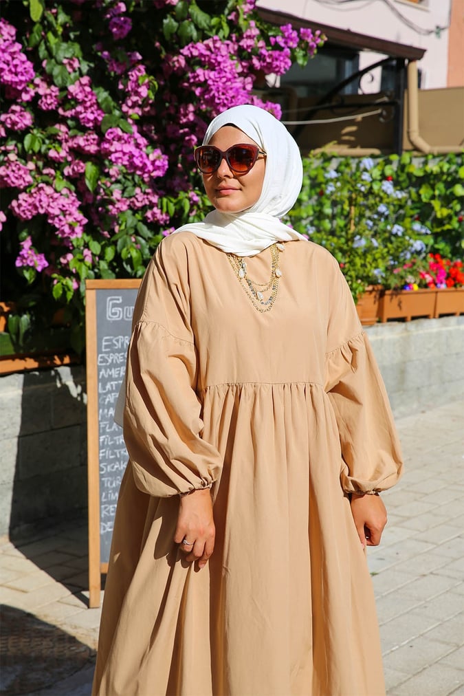 robe minimaliste camel