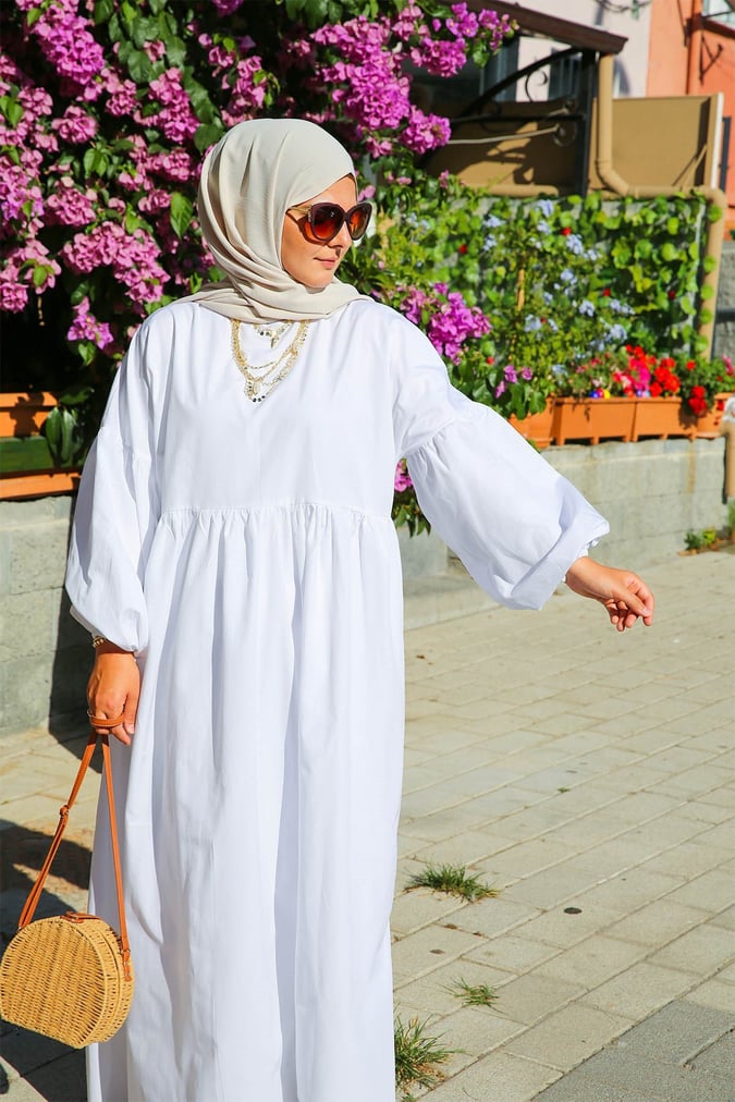 Robe minimaliste blanche