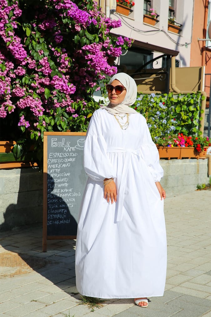 Robe minimaliste blanche