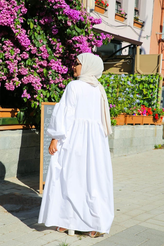 Robe minimaliste blanche