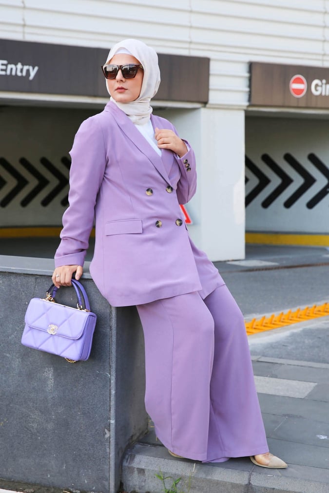 Tailleur modesty lila