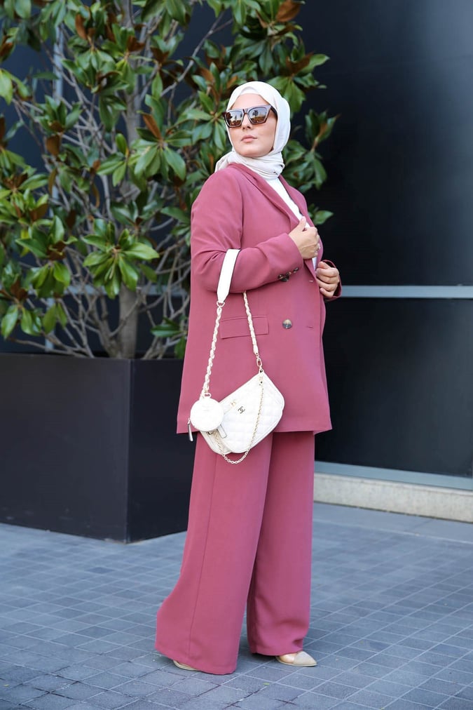Tailleur modesty vieux rose