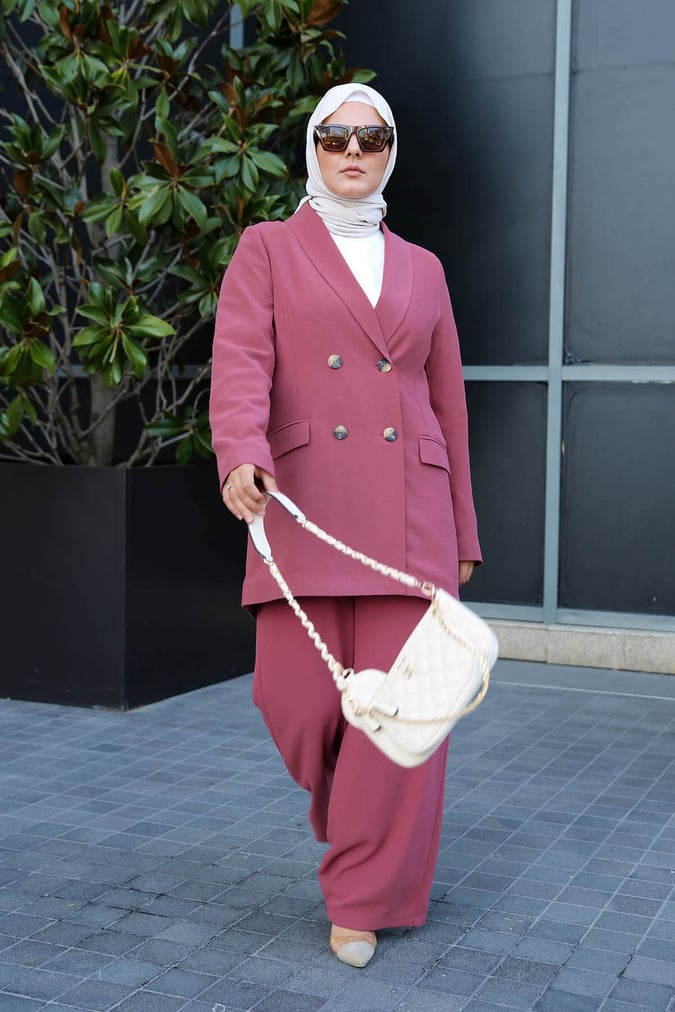 Tailleur modesty vieux rose