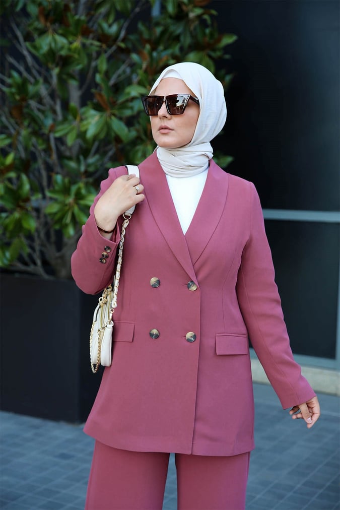 Tailleur modesty vieux rose